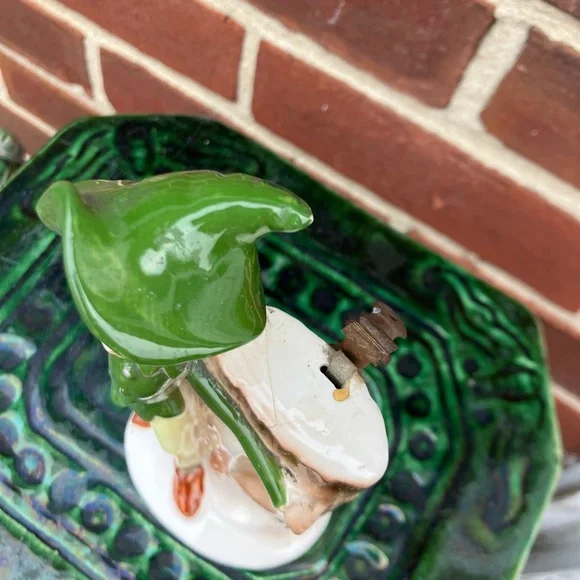 Vintage Enesco Christmas elf ceramic Figurine egg timer made in Japan - Picture 5 of 5